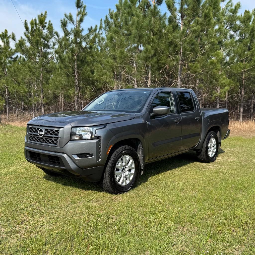 2022 Nissan Frontier SV Crew Cab 4X2 SWB's photo